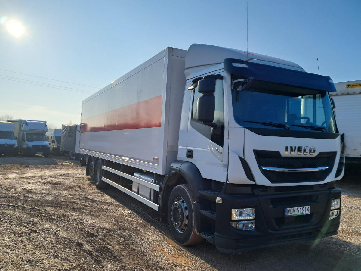 IVECO AD260SY/P KONTENER Z WINDĄ - Camion fourgon: photos 1 IVECO AD260SY/P KONTENER Z WINDĄ - Camion fourgon: photos 1