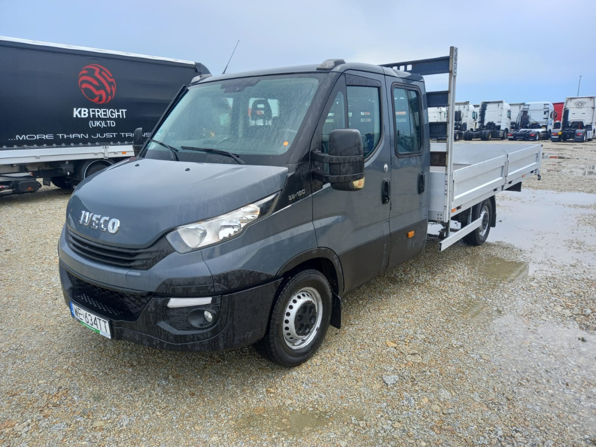 IVECO DAILY 35S15 DOKA - Utilitaire double cabine: photos 2 IVECO DAILY 35S15 DOKA - Utilitaire double cabine: photos 2