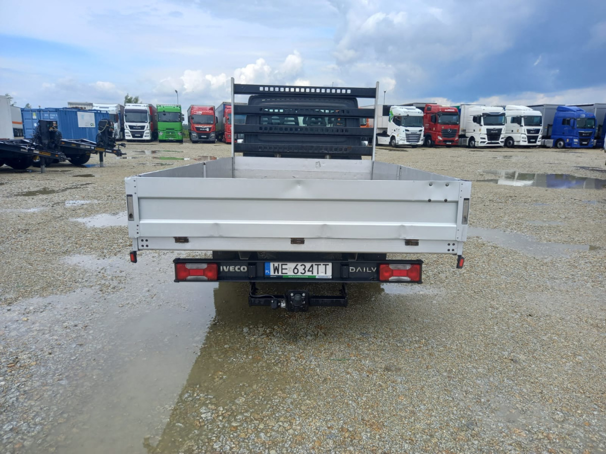 IVECO DAILY 35S15 DOKA - Utilitaire double cabine: photos 4 IVECO DAILY 35S15 DOKA - Utilitaire double cabine: photos 4
