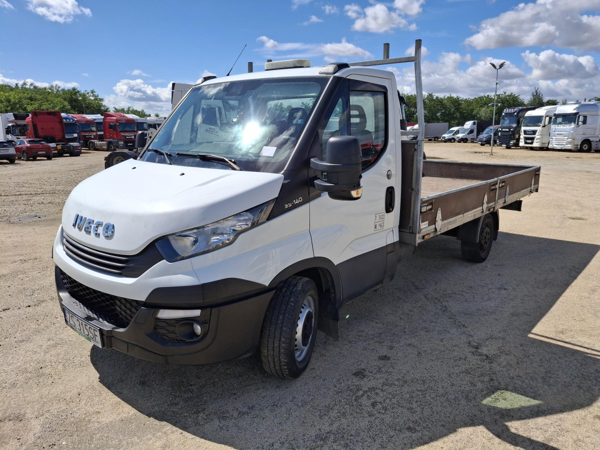 IVECO DAILY DOKA - Utilitaire double cabine: photos 2 IVECO DAILY DOKA - Utilitaire double cabine: photos 2