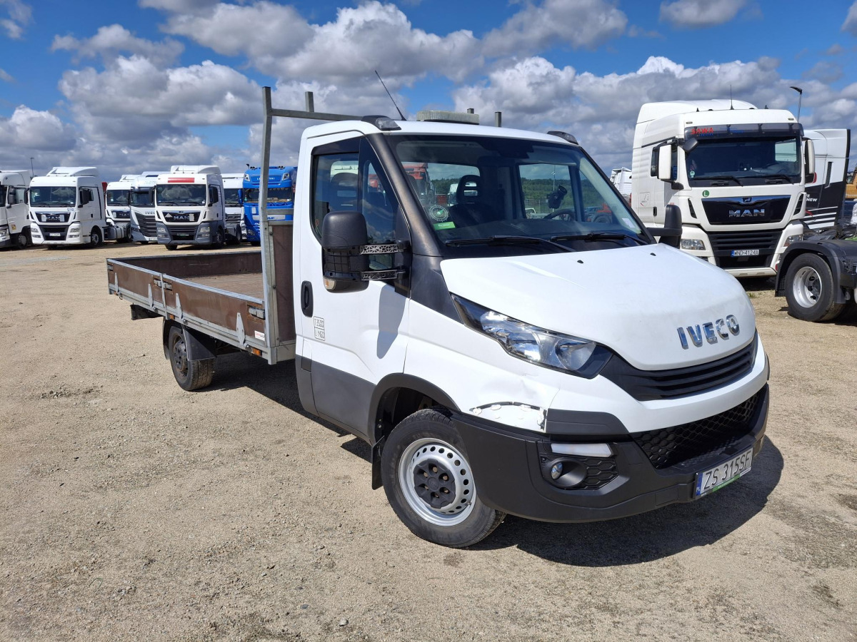 IVECO DAILY DOKA - Utilitaire double cabine: photos 1 IVECO DAILY DOKA - Utilitaire double cabine: photos 1