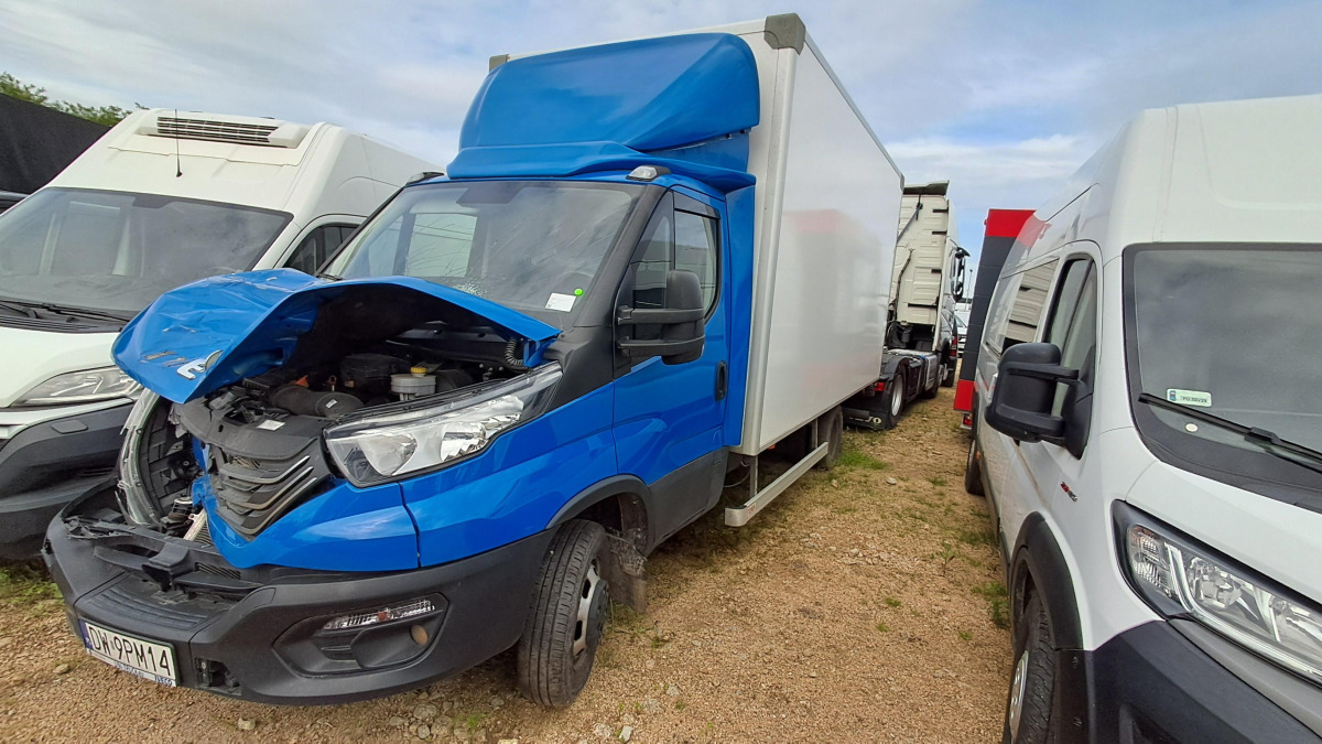 IVECO DAILY KONTENER Z WINDĄ - Camion fourgon: photos 2 IVECO DAILY KONTENER Z WINDĄ - Camion fourgon: photos 2