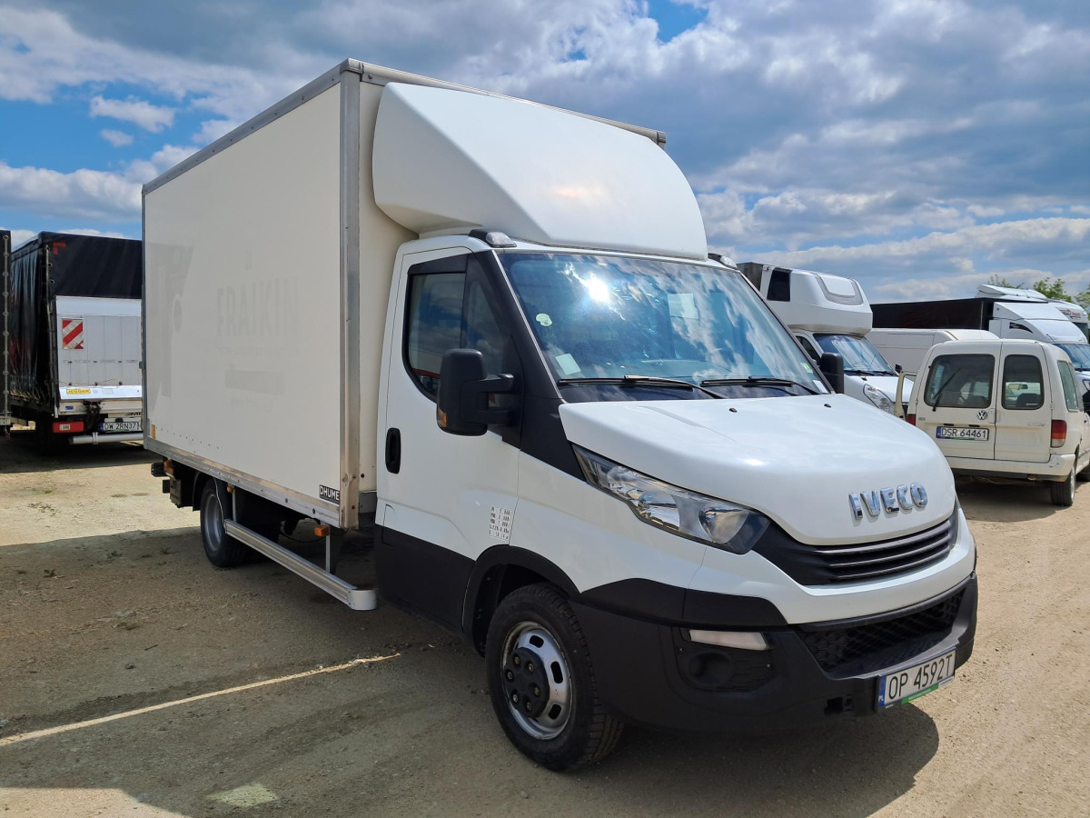 IVECO DAILY KONTENER Z WINDĄ - Fourgon: photos 1 IVECO DAILY KONTENER Z WINDĄ - Fourgon: photos 1