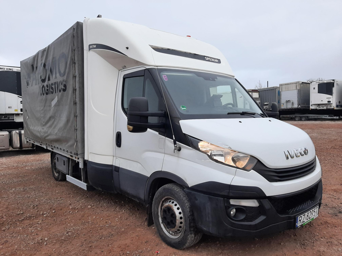 IVECO DAILY PLANDEKA - Véhicule utilitaire plateau baché: photos 1 IVECO DAILY PLANDEKA - Véhicule utilitaire plateau baché: photos 1