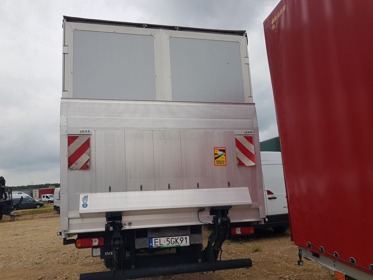 IVECO DAILY PLANDEKA Z WINDĄ - Véhicule utilitaire plateau baché: photos 5 IVECO DAILY PLANDEKA Z WINDĄ - Véhicule utilitaire plateau baché: photos 5