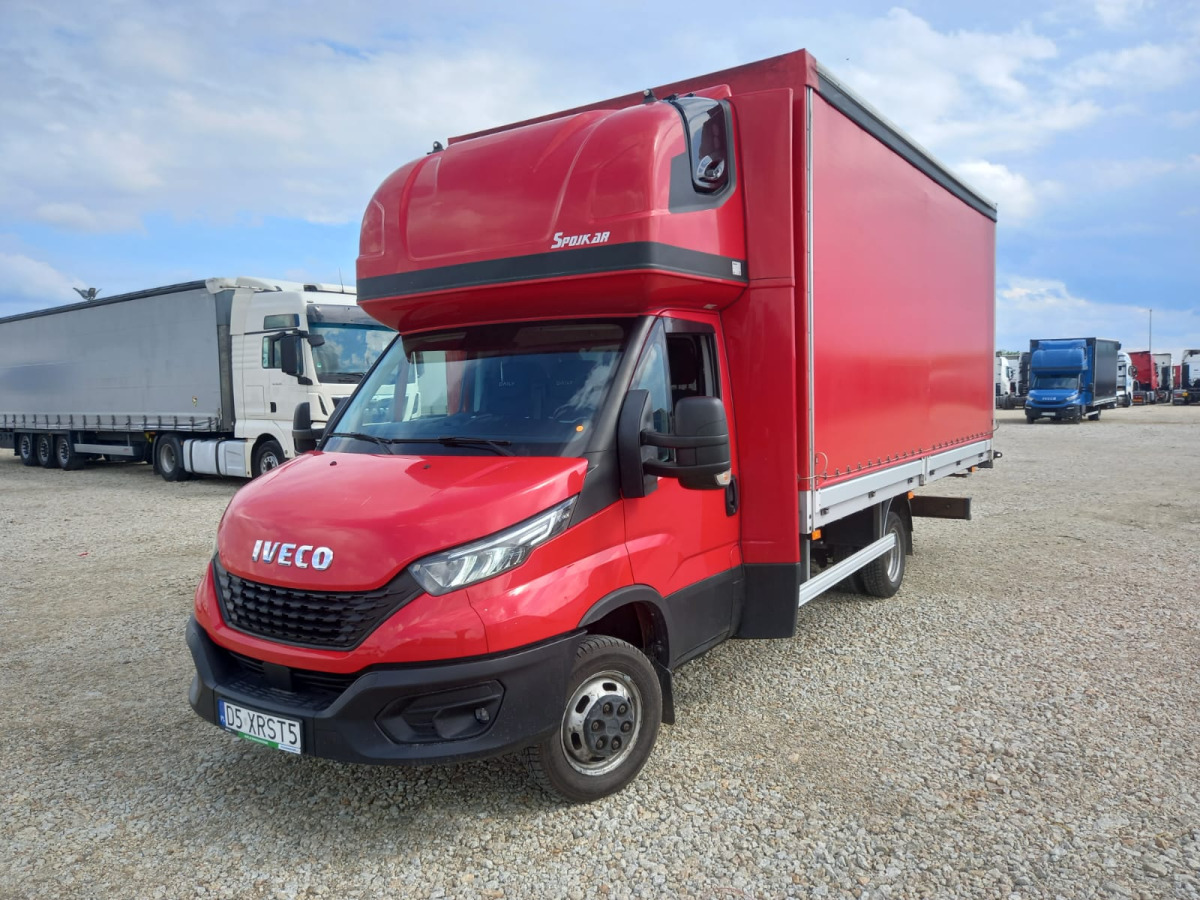 IVECO/JUSAM STANISŁAWJURKOWSKI 50C18/JU06 PLANDEKA - Véhicule utilitaire plateau baché: photos 3 IVECO/JUSAM STANISŁAWJURKOWSKI 50C18/JU06 PLANDEKA - Véhicule utilitaire plateau baché: photos 3