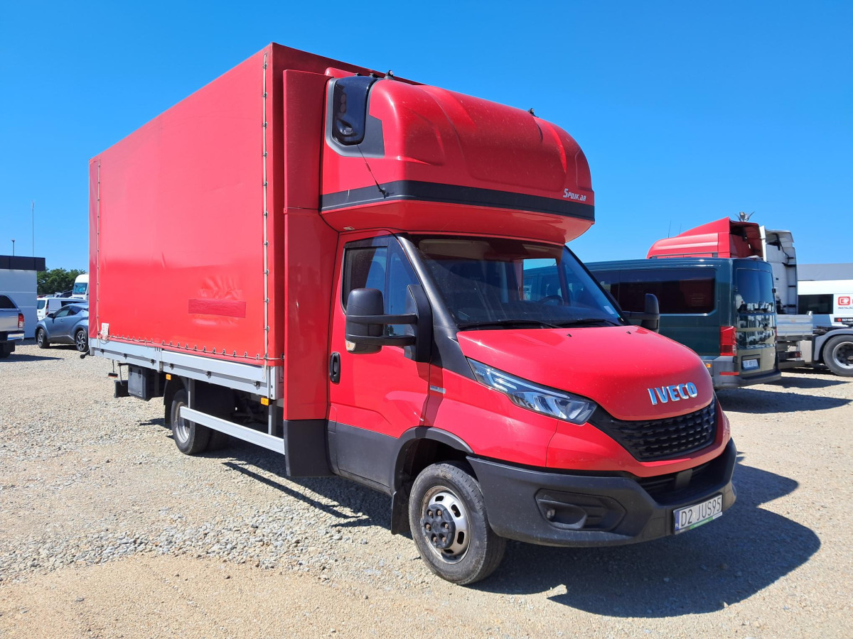 IVECO/JUSAM STANISŁAWJURKOWSKI 50C18/JU06 PLANDEKA - Véhicule utilitaire plateau baché: photos 1 IVECO/JUSAM STANISŁAWJURKOWSKI 50C18/JU06 PLANDEKA - Véhicule utilitaire plateau baché: photos 1