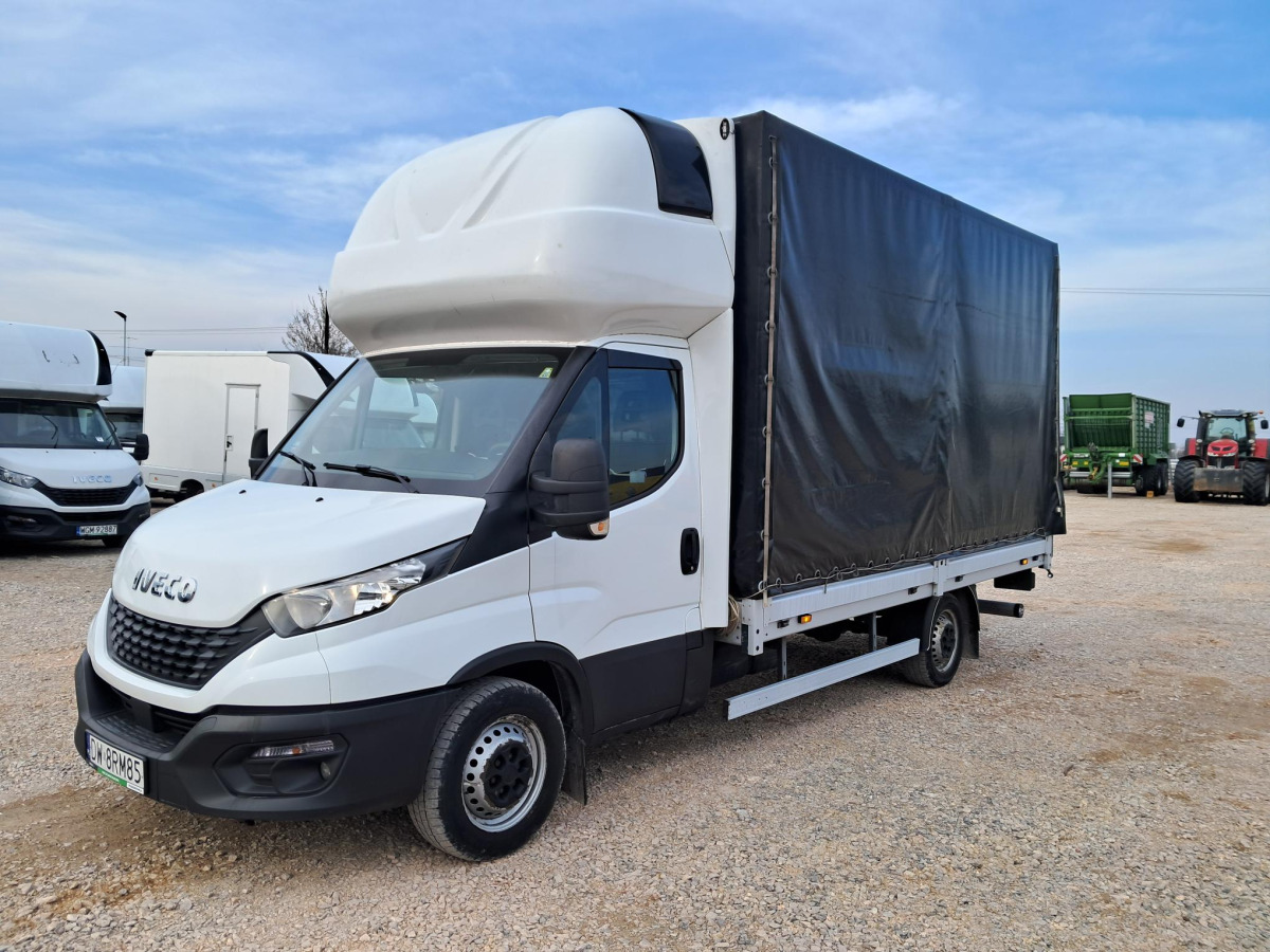 IVECO PLANDEKA Z WINDĄ - Véhicule utilitaire plateau baché: photos 2 IVECO PLANDEKA Z WINDĄ - Véhicule utilitaire plateau baché: photos 2