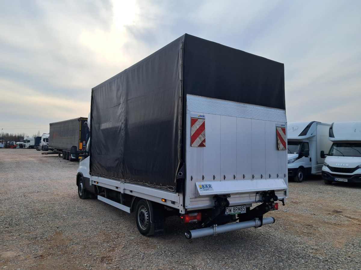 IVECO PLANDEKA Z WINDĄ - Véhicule utilitaire plateau baché: photos 4 IVECO PLANDEKA Z WINDĄ - Véhicule utilitaire plateau baché: photos 4