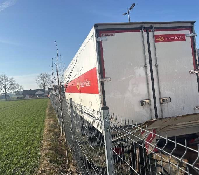 IVECO STRALIS KONTENER - Camion fourgon: photos 3 IVECO STRALIS KONTENER - Camion fourgon: photos 3
