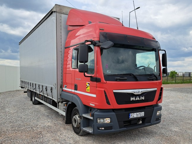 MAN TGL 12.220 SOLÓWKA - Camion à rideaux coulissants: photos 1 MAN TGL 12.220 SOLÓWKA - Camion à rideaux coulissants: photos 1