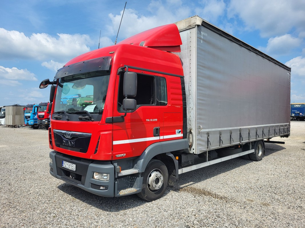 MAN TGL 12.220 SOLÓWKA - Camion à rideaux coulissants: photos 2 MAN TGL 12.220 SOLÓWKA - Camion à rideaux coulissants: photos 2