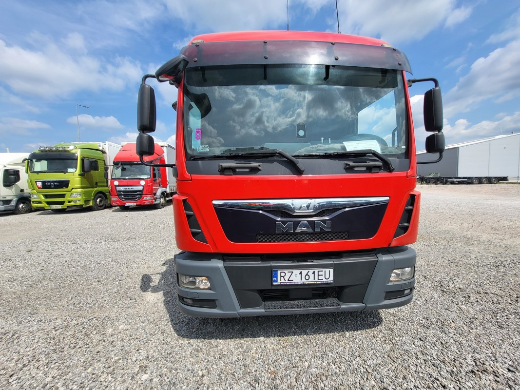 MAN TGL 12.220 SOLÓWKA - Camion à rideaux coulissants: photos 3 MAN TGL 12.220 SOLÓWKA - Camion à rideaux coulissants: photos 3