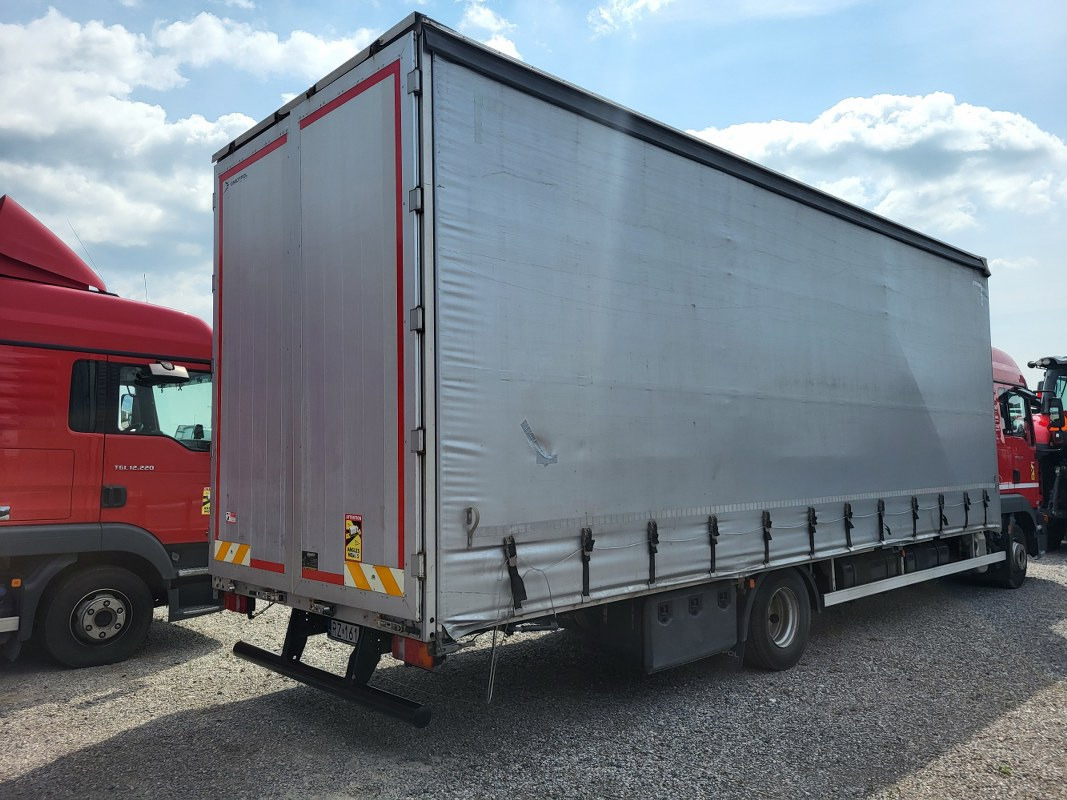 MAN TGL 12.220 SOLÓWKA - Camion à rideaux coulissants: photos 5 MAN TGL 12.220 SOLÓWKA - Camion à rideaux coulissants: photos 5