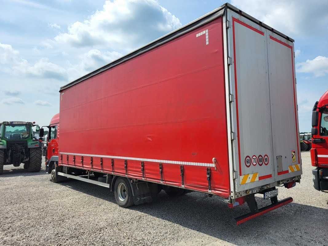 MAN TGL 12.220 SOLÓWKA - Camion à rideaux coulissants: photos 3 MAN TGL 12.220 SOLÓWKA - Camion à rideaux coulissants: photos 3