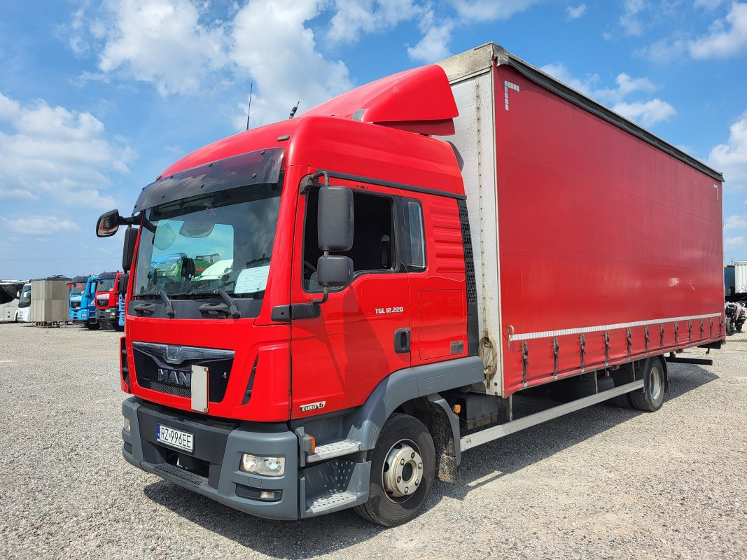 MAN TGL 12.220 SOLÓWKA - Camion à rideaux coulissants: photos 2 MAN TGL 12.220 SOLÓWKA - Camion à rideaux coulissants: photos 2
