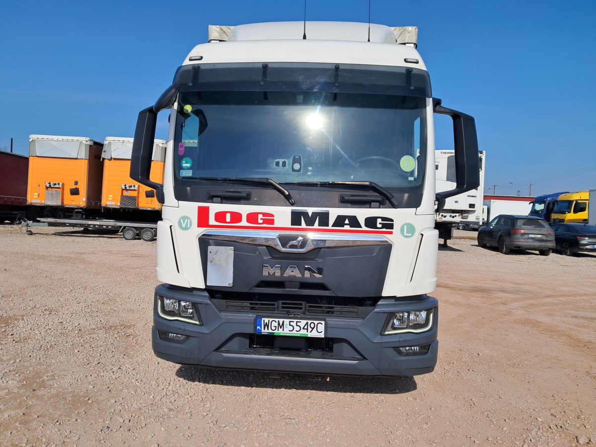 MAN TGM SOLÓWKA - Camion à rideaux coulissants: photos 4 MAN TGM SOLÓWKA - Camion à rideaux coulissants: photos 4