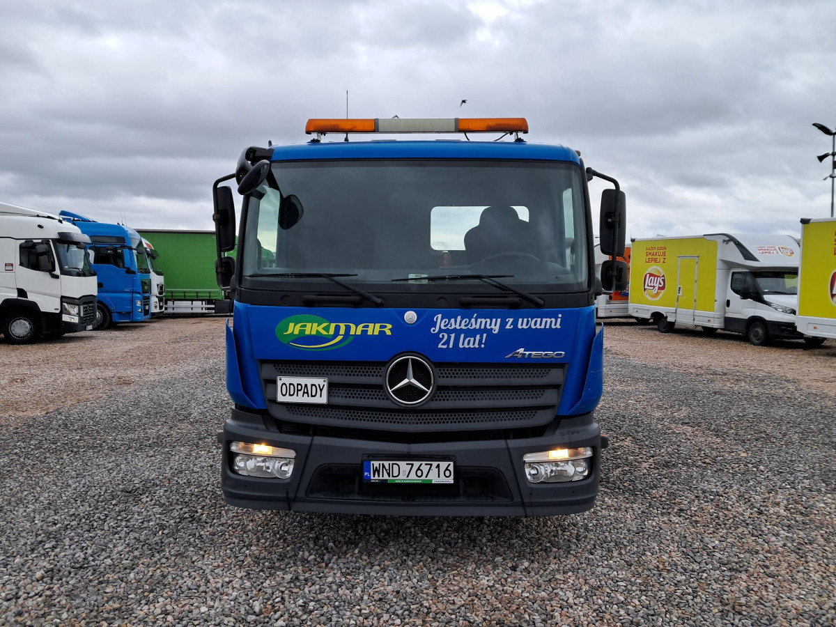 MERCEDES BENZ ATEGO HAKOWIEC - Camion ampliroll: photos 3 MERCEDES BENZ ATEGO HAKOWIEC - Camion ampliroll: photos 3