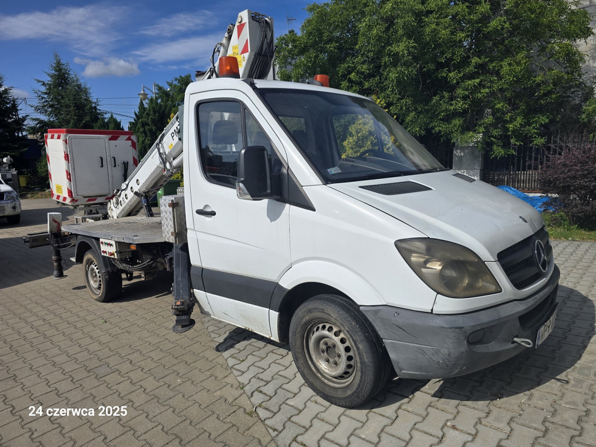 MERCEDES BENZ SPRINTER SPECJALNY - Camion avec nacelle: photos 1 MERCEDES BENZ SPRINTER SPECJALNY - Camion avec nacelle: photos 1
