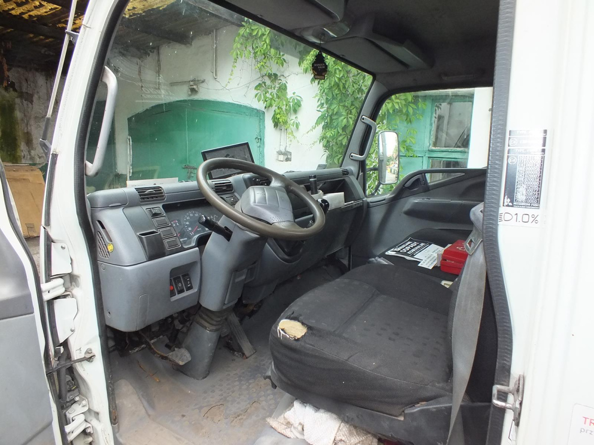 MITSUBISHI CANTER SKRZYNIA - Camion plateau: photos 5 MITSUBISHI CANTER SKRZYNIA - Camion plateau: photos 5