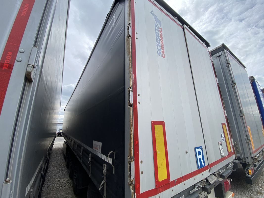 SCHMITZ CARGOBULL SCB S3T FIRANA - Remorque rideaux coulissants: photos 4 SCHMITZ CARGOBULL SCB S3T FIRANA - Remorque rideaux coulissants: photos 4