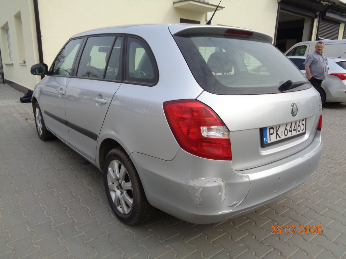 SKODA FABIA KOMBI - Voiture: photos 3 SKODA FABIA KOMBI - Voiture: photos 3