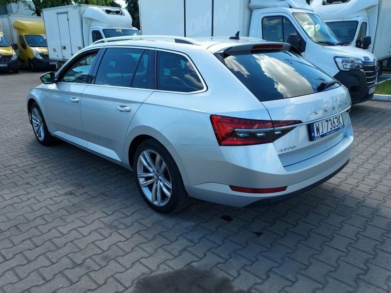 SKODA SUPERB KOMBI - Voiture: photos 4 SKODA SUPERB KOMBI - Voiture: photos 4
