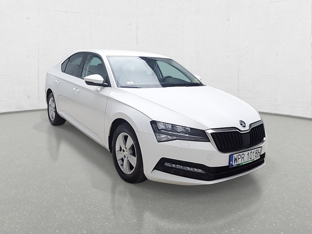 SKODA SUPERB SEDAN - Voiture: photos 2 SKODA SUPERB SEDAN - Voiture: photos 2