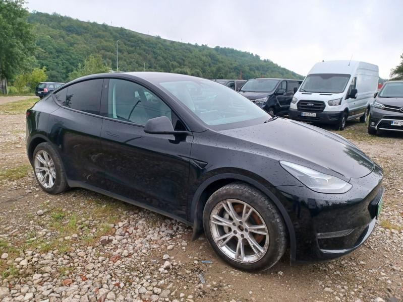 TESLA MODEL Y HATCHBACK - Voiture à hayon: photos 1 TESLA MODEL Y HATCHBACK - Voiture à hayon: photos 1