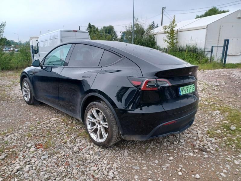 TESLA MODEL Y HATCHBACK - Voiture à hayon: photos 4 TESLA MODEL Y HATCHBACK - Voiture à hayon: photos 4