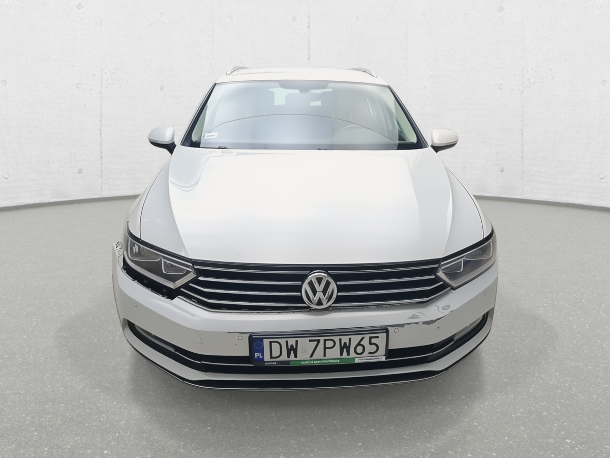 VOLKSWAGEN PASSAT KOMBI - Voiture: photos 3 VOLKSWAGEN PASSAT KOMBI - Voiture: photos 3