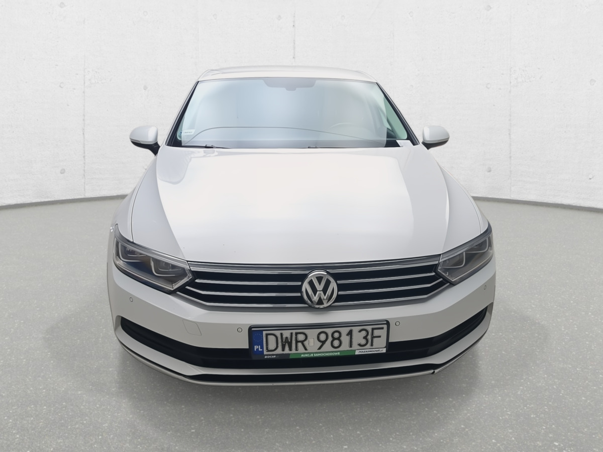 VOLKSWAGEN PASSAT SEDAN - Berline: photos 3 VOLKSWAGEN PASSAT SEDAN - Berline: photos 3