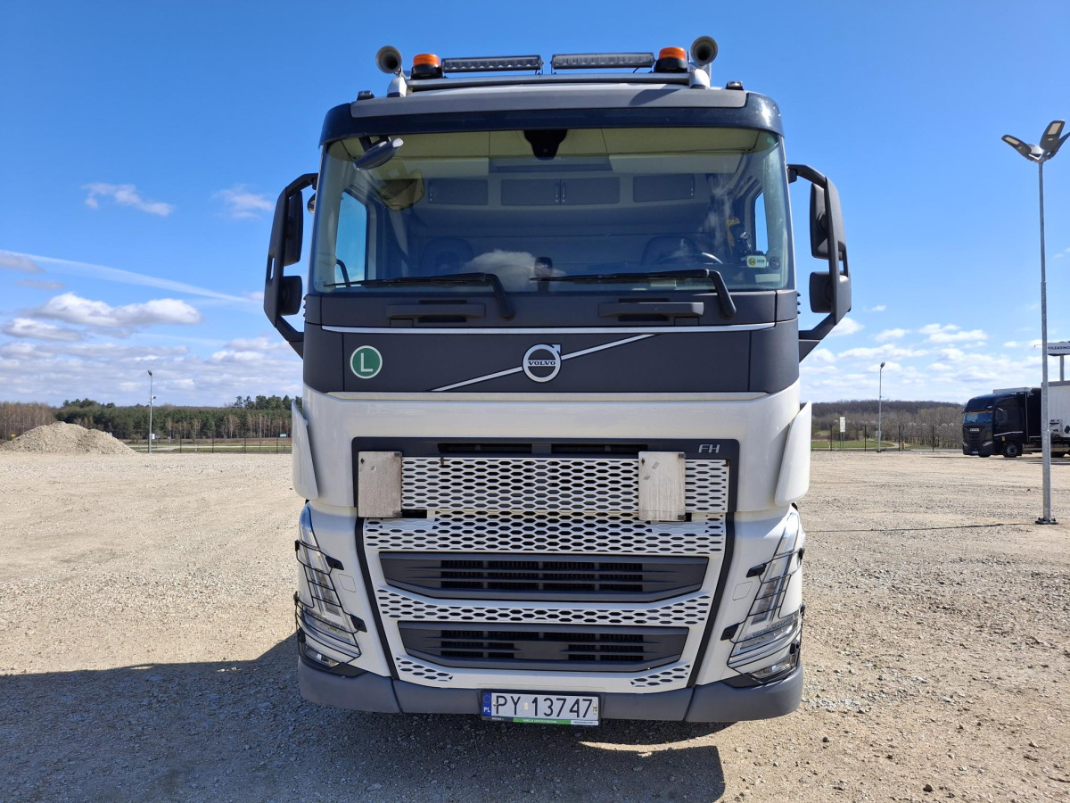 VOLVO FH 500 CIĄGNIK SIODŁOWY - Camion ampliroll: photos 3 VOLVO FH 500 CIĄGNIK SIODŁOWY - Camion ampliroll: photos 3