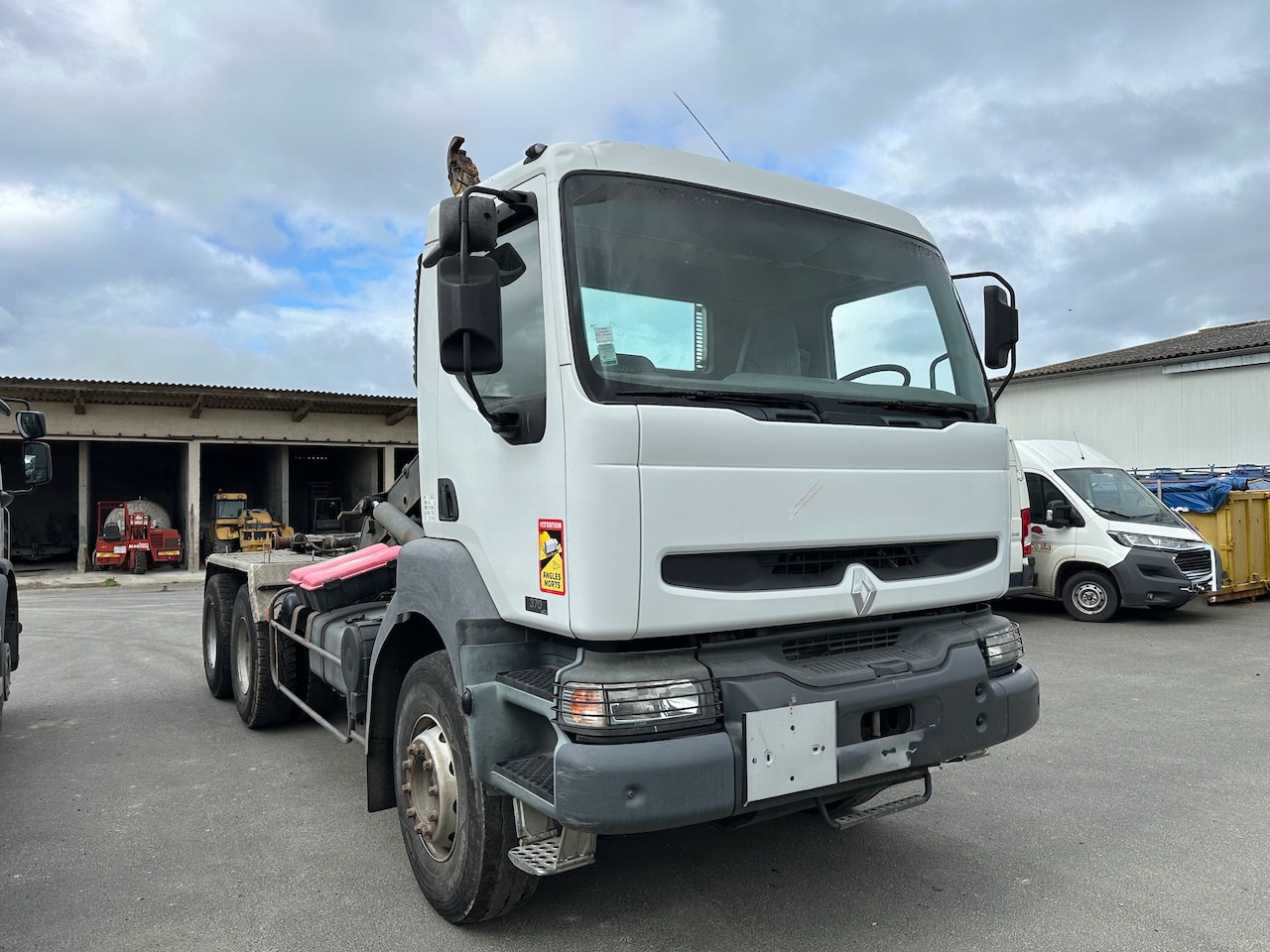RENAULT KERAX 370 DCI - Camion ampliroll: photos 2 RENAULT KERAX 370 DCI - Camion ampliroll: photos 2