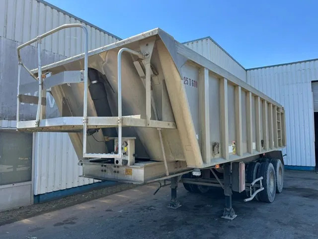 Benalu 2 Axle , 8 Tyres , Alu Tipper , Spring Suspension , Drum Brakes - Semi-remorque benne: photos 1 Benalu 2 Axle , 8 Tyres , Alu Tipper , Spring Suspension , Drum Brakes - Semi-remorque benne: photos 1