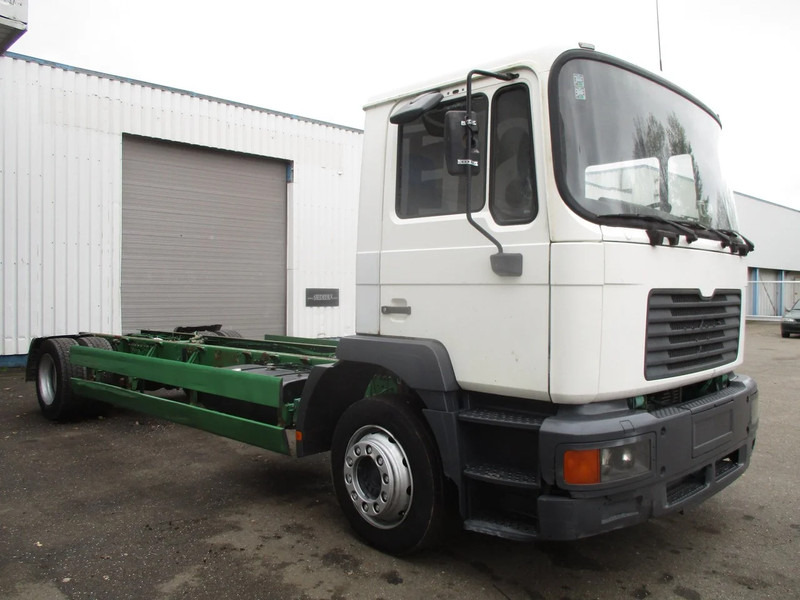 MAN 18.314 , Manual , 6 Cylinder - Châssis cabine: photos 4 MAN 18.314 , Manual , 6 Cylinder - Châssis cabine: photos 4