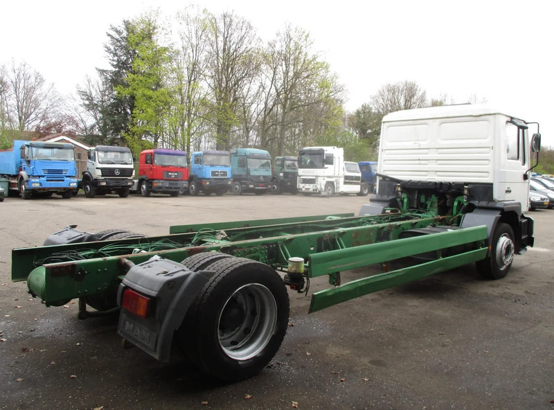 MAN 18.314 , Manual , 6 Cylinder - Châssis cabine: photos 3 MAN 18.314 , Manual , 6 Cylinder - Châssis cabine: photos 3