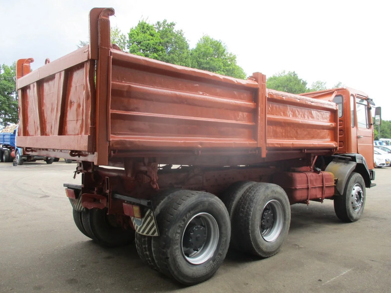 MAN 26.321 6x4 , 3 way tipper , ZF Manual , Spring suspension - Camion benne: photos 3 MAN 26.321 6x4 , 3 way tipper , ZF Manual , Spring suspension - Camion benne: photos 3