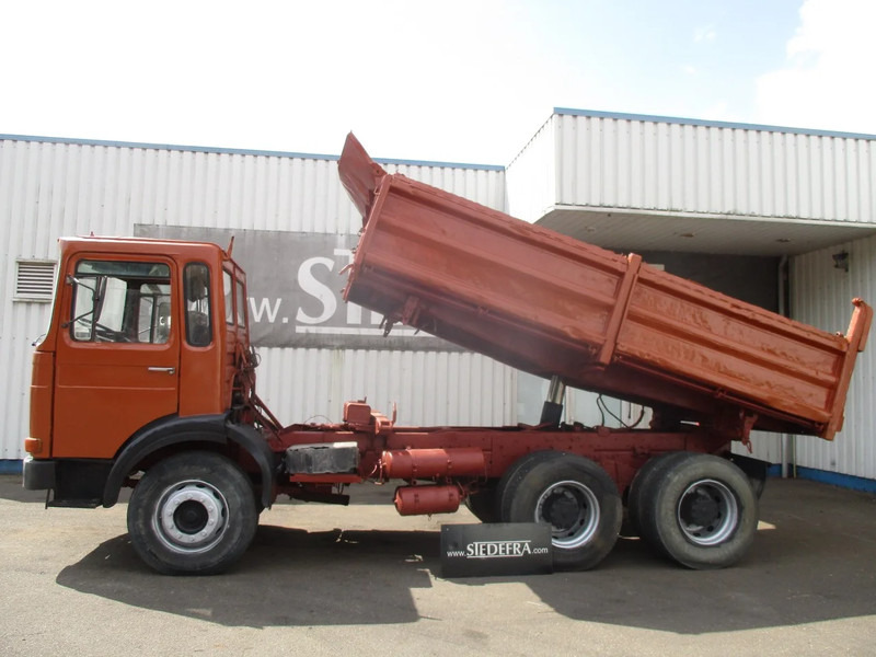 MAN 26.321 6x4 , 3 way tipper , ZF Manual , Spring suspension - Camion benne: photos 2 MAN 26.321 6x4 , 3 way tipper , ZF Manual , Spring suspension - Camion benne: photos 2