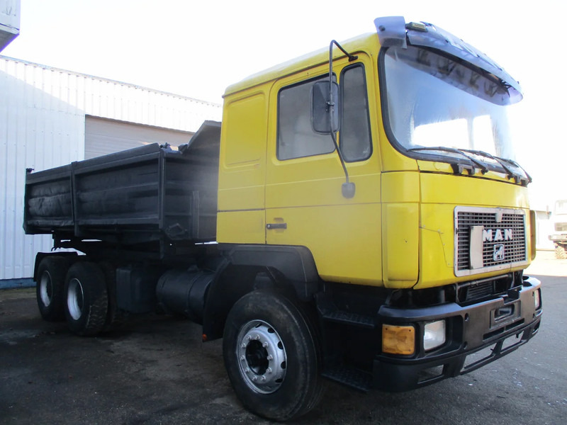 MAN 26.402 6x4 , ZF Manual , Retarder , 3 Way tipper , Spring suspension - Camion benne: photos 4 MAN 26.402 6x4 , ZF Manual , Retarder , 3 Way tipper , Spring suspension - Camion benne: photos 4