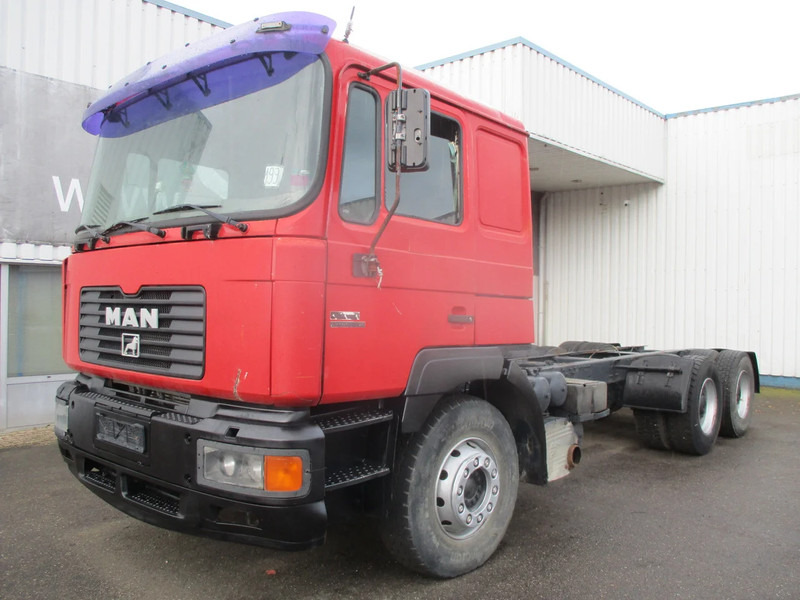 MAN F2000 26-414 , , 6x4 , ZF Manual , Spring suspension - Châssis cabine: photos 1 MAN F2000 26-414 , , 6x4 , ZF Manual , Spring suspension - Châssis cabine: photos 1