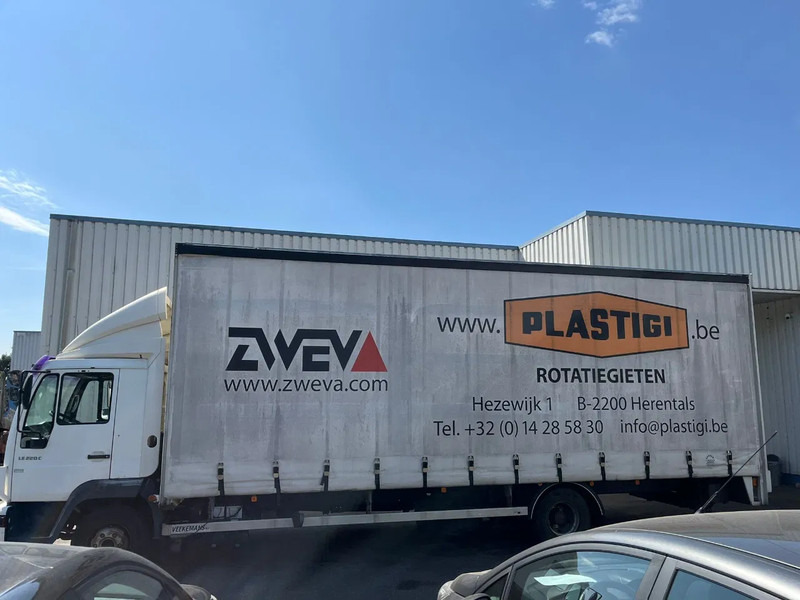 MAN LE 12 - 220C - Camion à rideaux coulissants: photos 5 MAN LE 12 - 220C - Camion à rideaux coulissants: photos 5