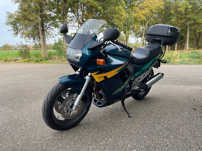 Suzuki GSX 600 F - Motocyclette: photos 3 Suzuki GSX 600 F - Motocyclette: photos 3