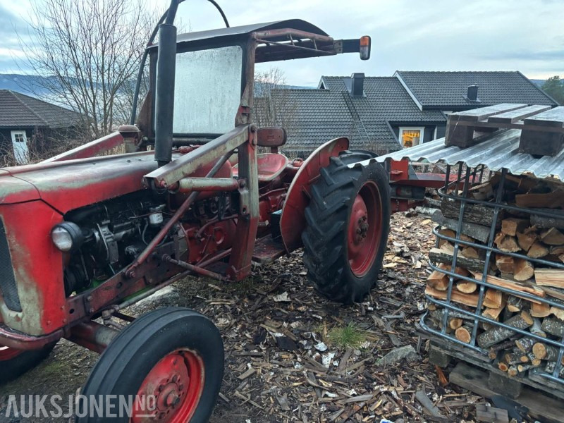 1900 Volvo 320 Buster traktor FRONTLASTER MVA FRI - INGEN MINSTEPRIS - Tracteur agricole: photos 5 1900 Volvo 320 Buster traktor FRONTLASTER MVA FRI - INGEN MINSTEPRIS - Tracteur agricole: photos 5