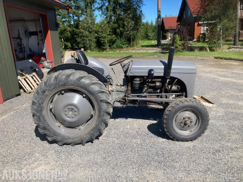 1954 Massey Ferguson Gråtass TE-20 diesel - Tracteur agricole: photos 3 1954 Massey Ferguson Gråtass TE-20 diesel - Tracteur agricole: photos 3