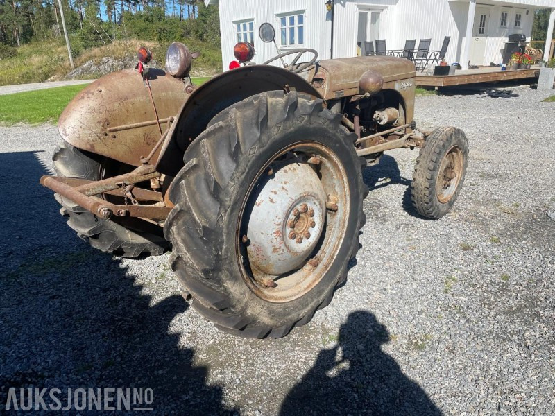 1956 Massey Ferguson Gråtass - Tracteur agricole: photos 3 1956 Massey Ferguson Gråtass - Tracteur agricole: photos 3