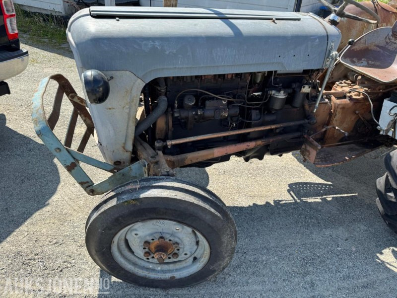 1959 Ferguson 35 gullfisk - Tracteur agricole: photos 2 1959 Ferguson 35 gullfisk - Tracteur agricole: photos 2
