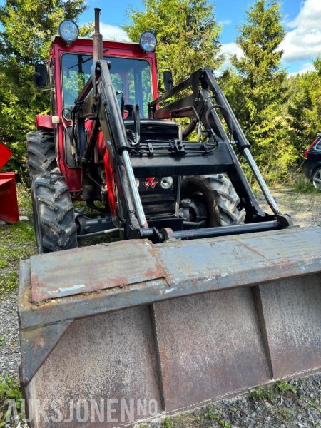 1981 Massey Ferguson 265 MVA FRI Igland pallegaffel SKUFFE Hydraulisk toppstag - Tracteur agricole: photos 2 1981 Massey Ferguson 265 MVA FRI Igland pallegaffel SKUFFE Hydraulisk toppstag - Tracteur agricole: photos 2