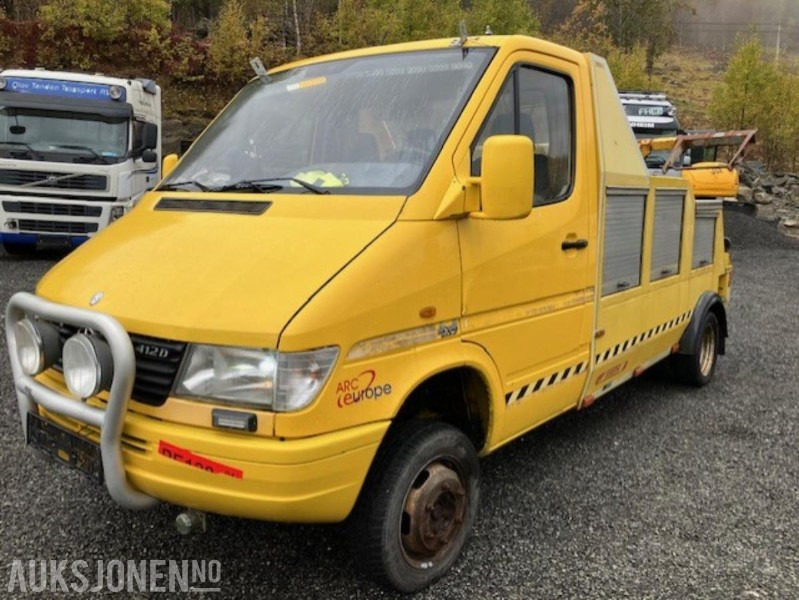 1999 Mercedes-Benz Sprinter 412 4x4 Redningsbil med briller og vinsj - Camion de pompier: photos 3 1999 Mercedes-Benz Sprinter 412 4x4 Redningsbil med briller og vinsj - Camion de pompier: photos 3