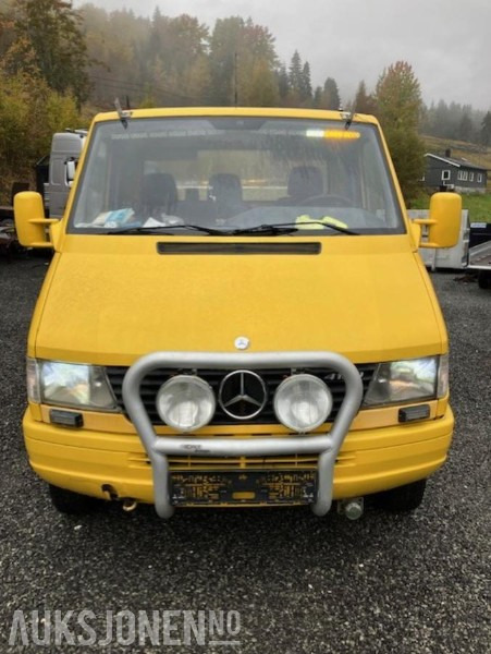 1999 Mercedes-Benz Sprinter 412 4x4 Redningsbil med briller og vinsj - Camion de pompier: photos 4 1999 Mercedes-Benz Sprinter 412 4x4 Redningsbil med briller og vinsj - Camion de pompier: photos 4